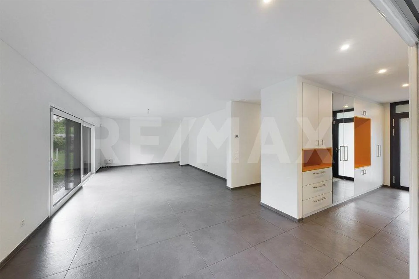 Villa moderne avec grand jardin également comme résidence secondaire - Photo 5 sur 13