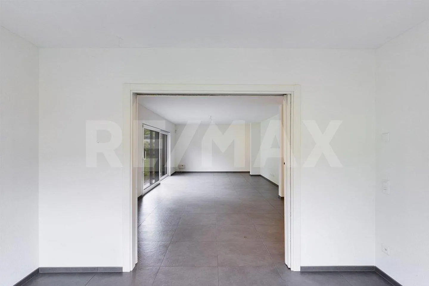 Villa moderne avec grand jardin également comme résidence secondaire - Photo 6 sur 13