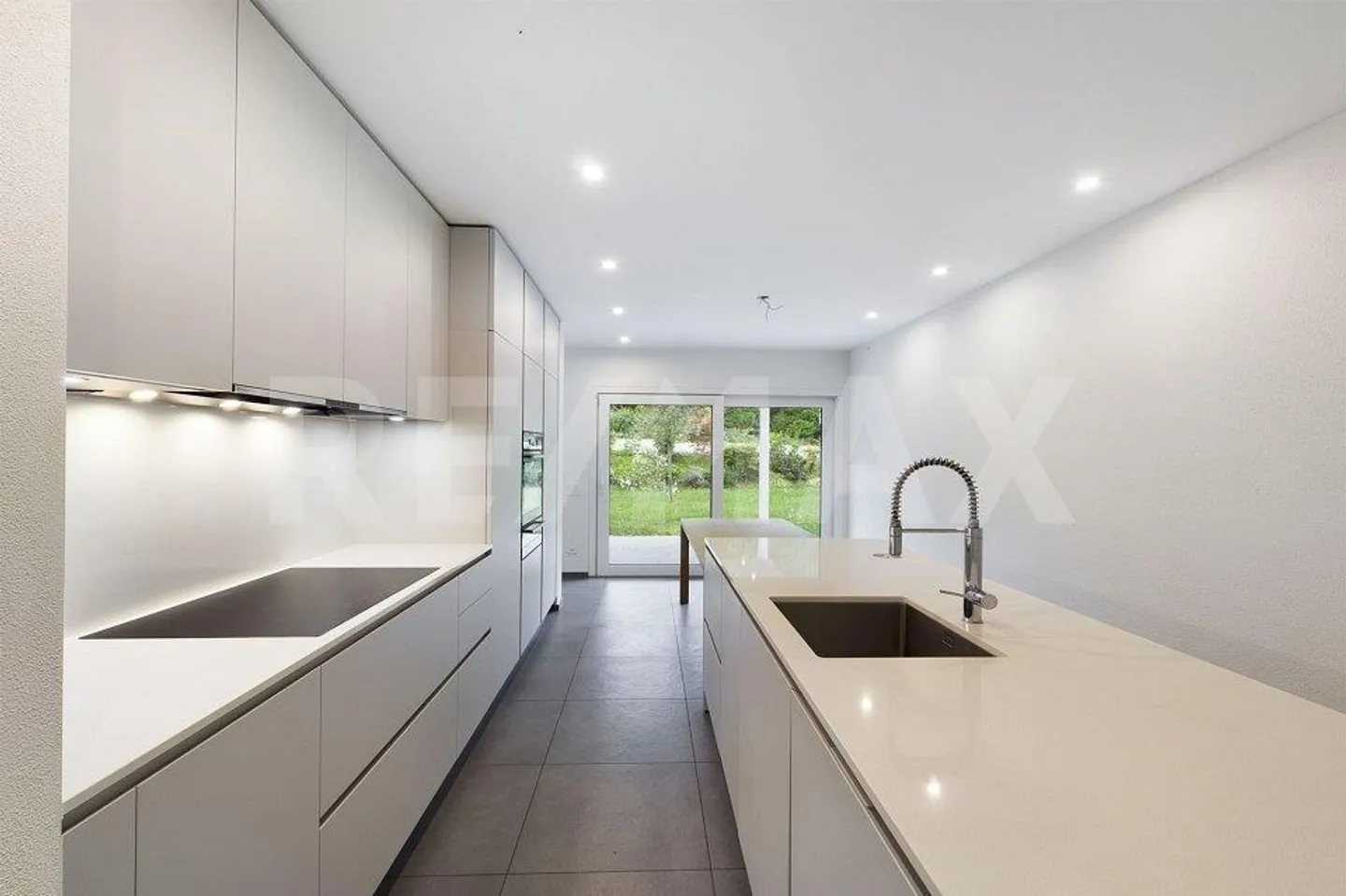 Villa moderne avec grand jardin également comme résidence secondaire - Photo 8 sur 13