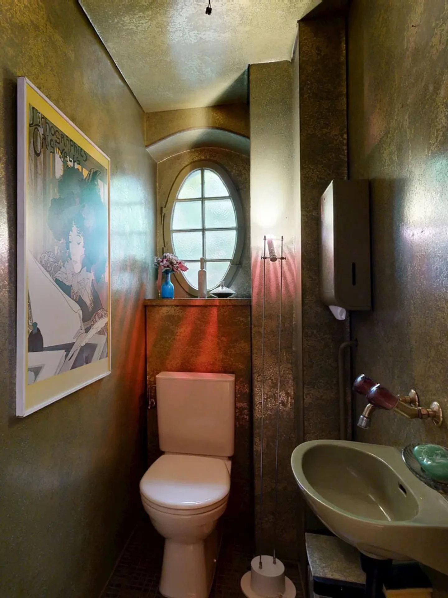 Manor House with Medical Practice and Swimming Pool in a Preferred Location - Photo 9 of 29