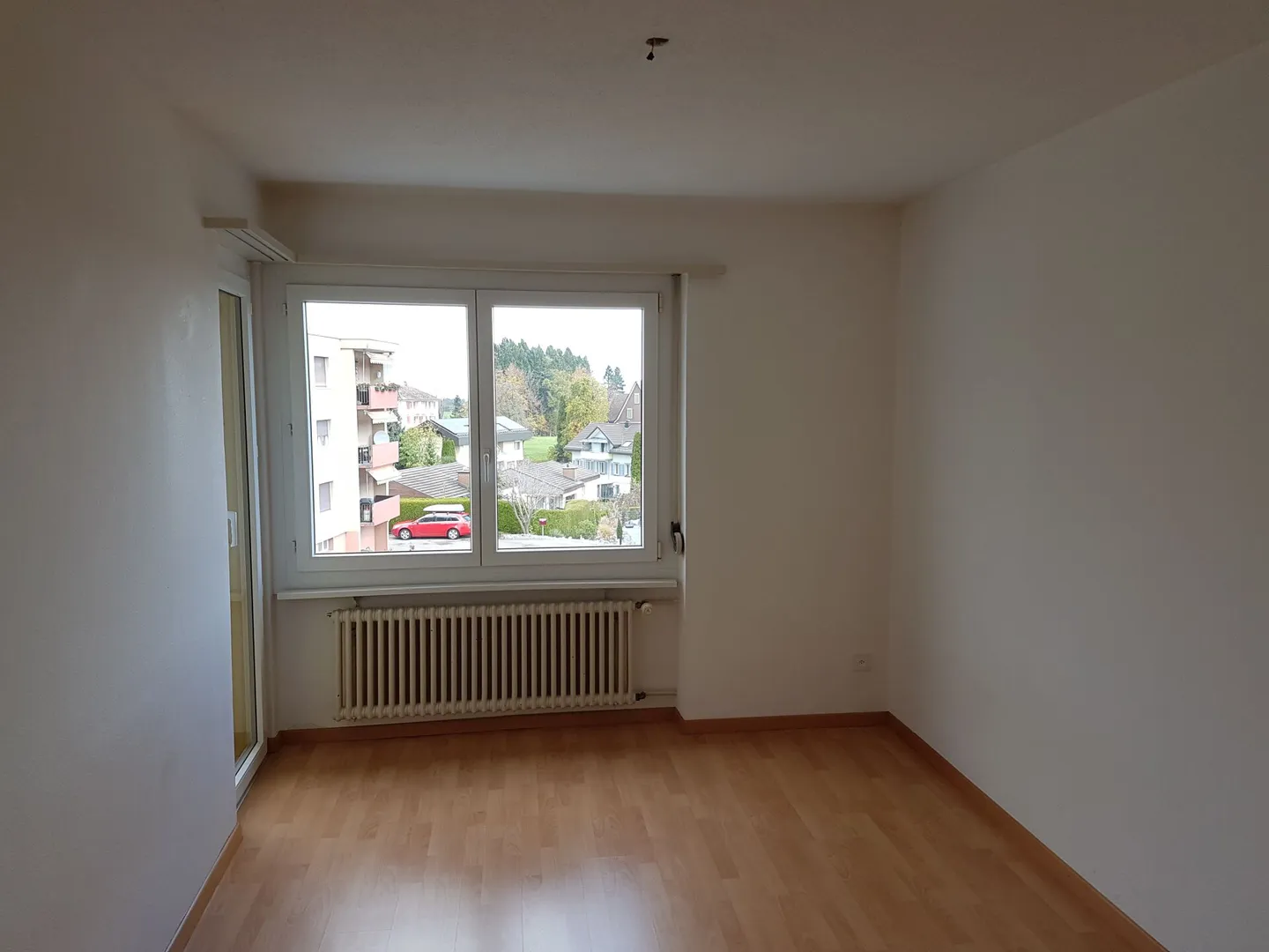 Appartement familial lumineux avec balcon et vue sur la verdure - Photo 5 sur 8