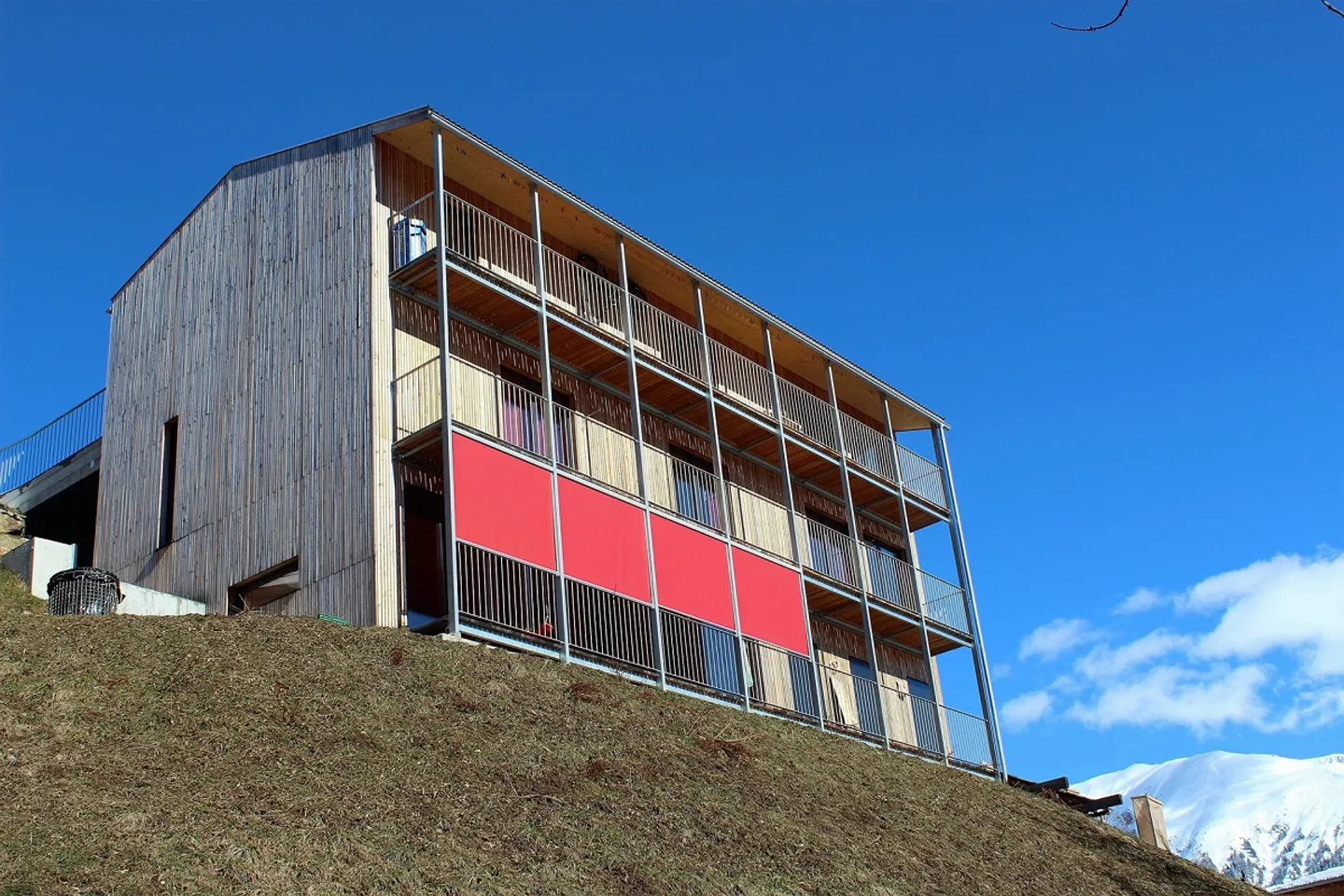 Bella casa unifamiliare moderna - Foto 1 di 24