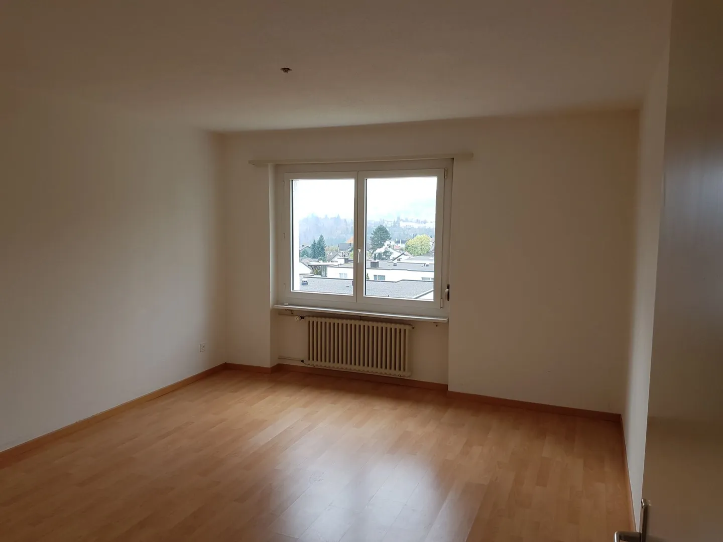 Appartement familial lumineux avec balcon et vue sur la verdure - Photo 4 sur 8