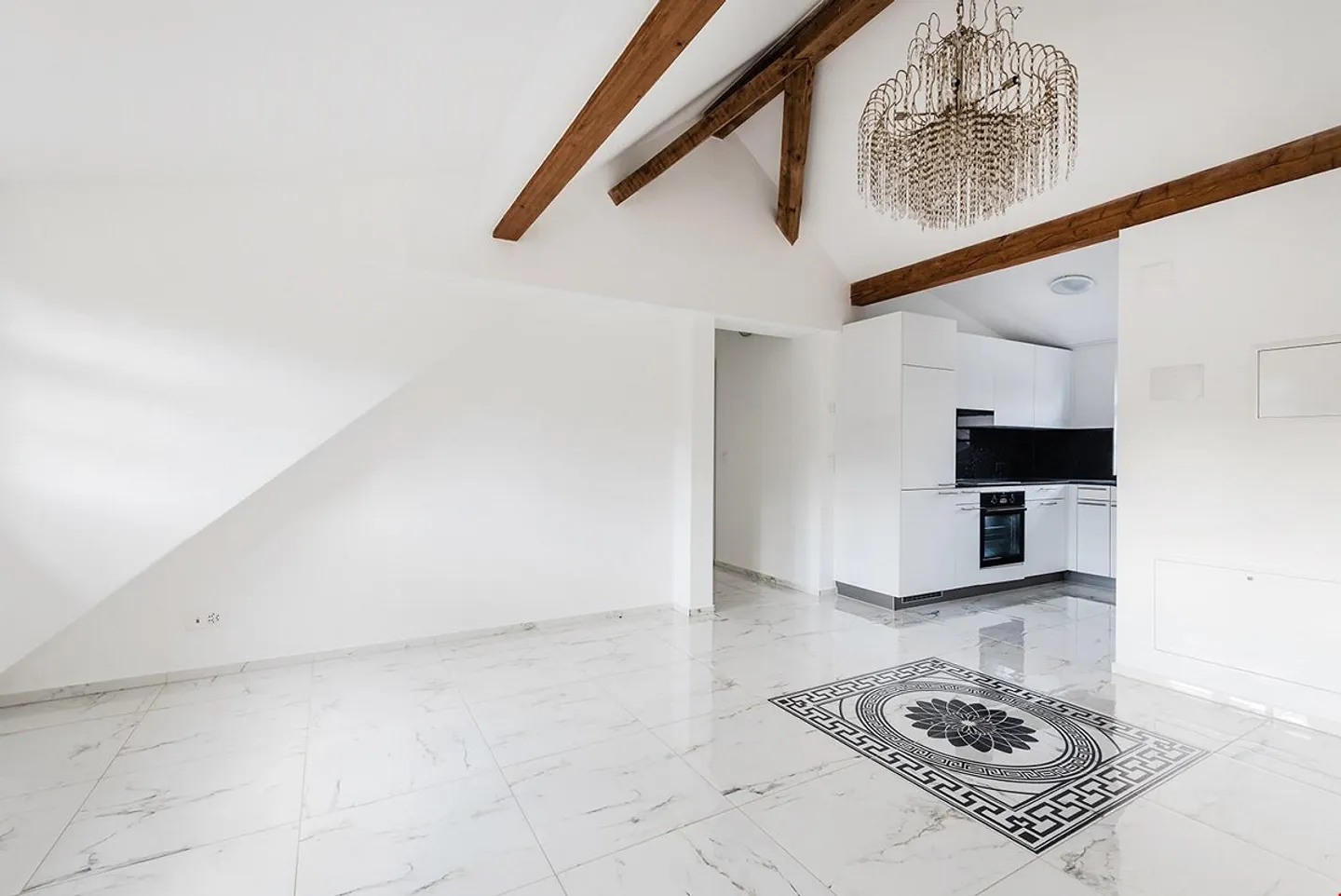Appartement de 3,5 pièces près de la frontière - Photo 1 sur 8
