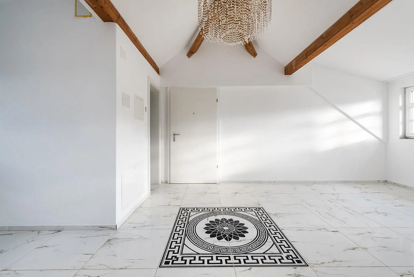 Appartement de 3,5 pièces près de la frontière - Photo 3 sur 8