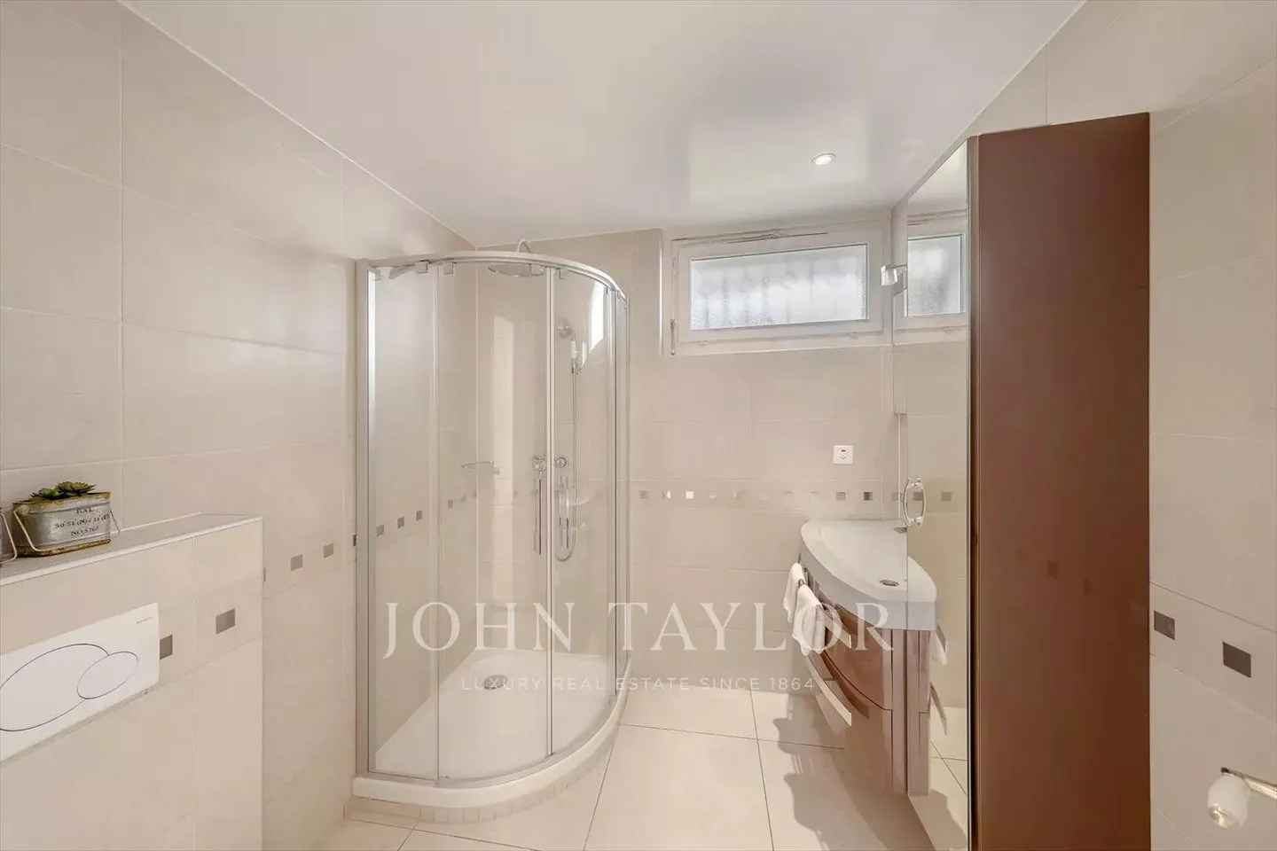 EXCLUSIVITY!! Spacious villa with spectacular panoramic views - Photo 11 of 13