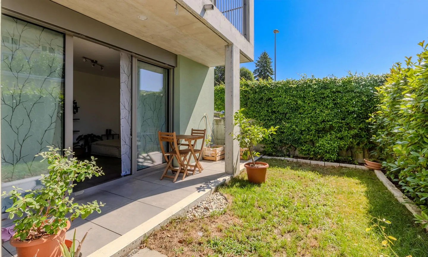 Moderno appartamento di 3,5 stanze con giardino privato a Castel San Pietro - Foto 3 di 10