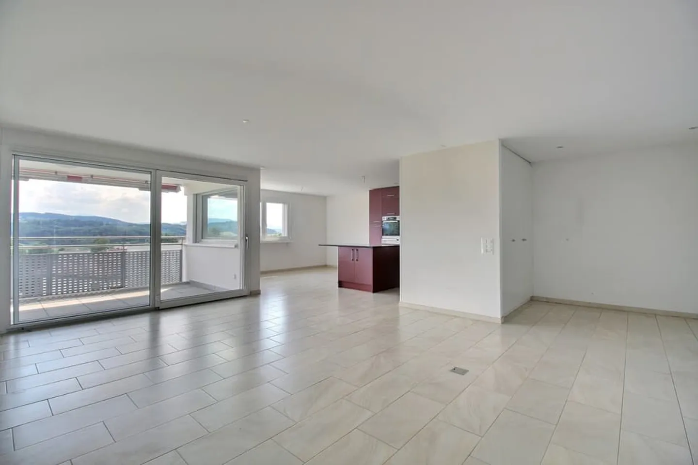 Charmante Wohnung mit schönem, freiem Blick! - Foto 2 von 13