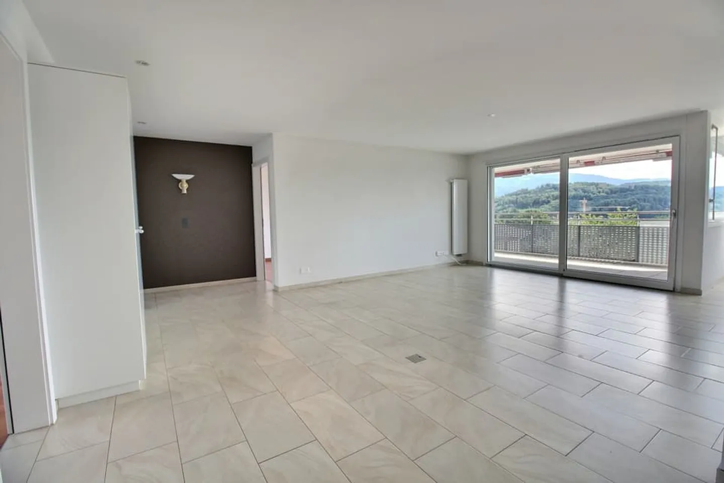 Charmante Wohnung mit schönem, freiem Blick! - Foto 4 von 13