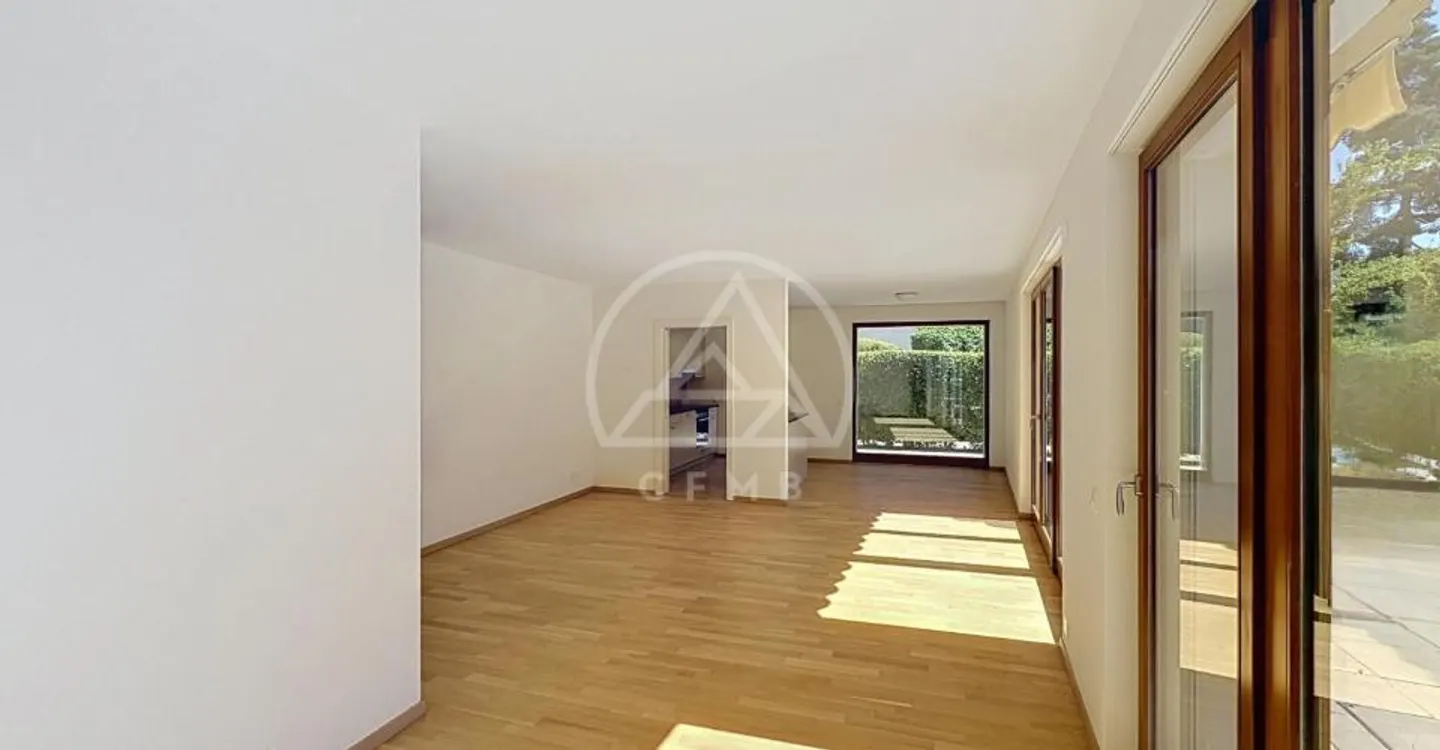 Helles Gartenwohnung - 3,5 Zimmer - In einer Wohnumgebung - Foto 3 von 9