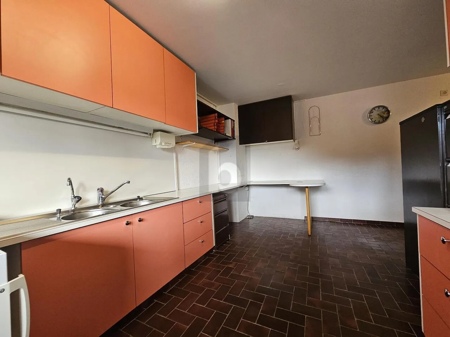 Geräumige Wohnung mit Terrasse - Foto 3 von 5