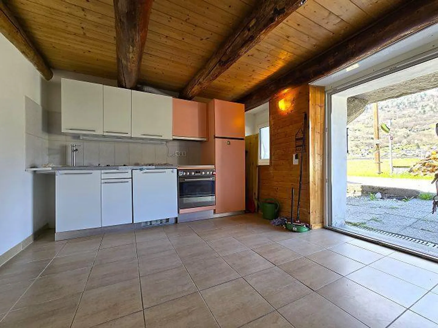 Rustique avec 2 appartements (2 et 3 pièces avec terrasses et belle vue) - Photo 7 sur 34