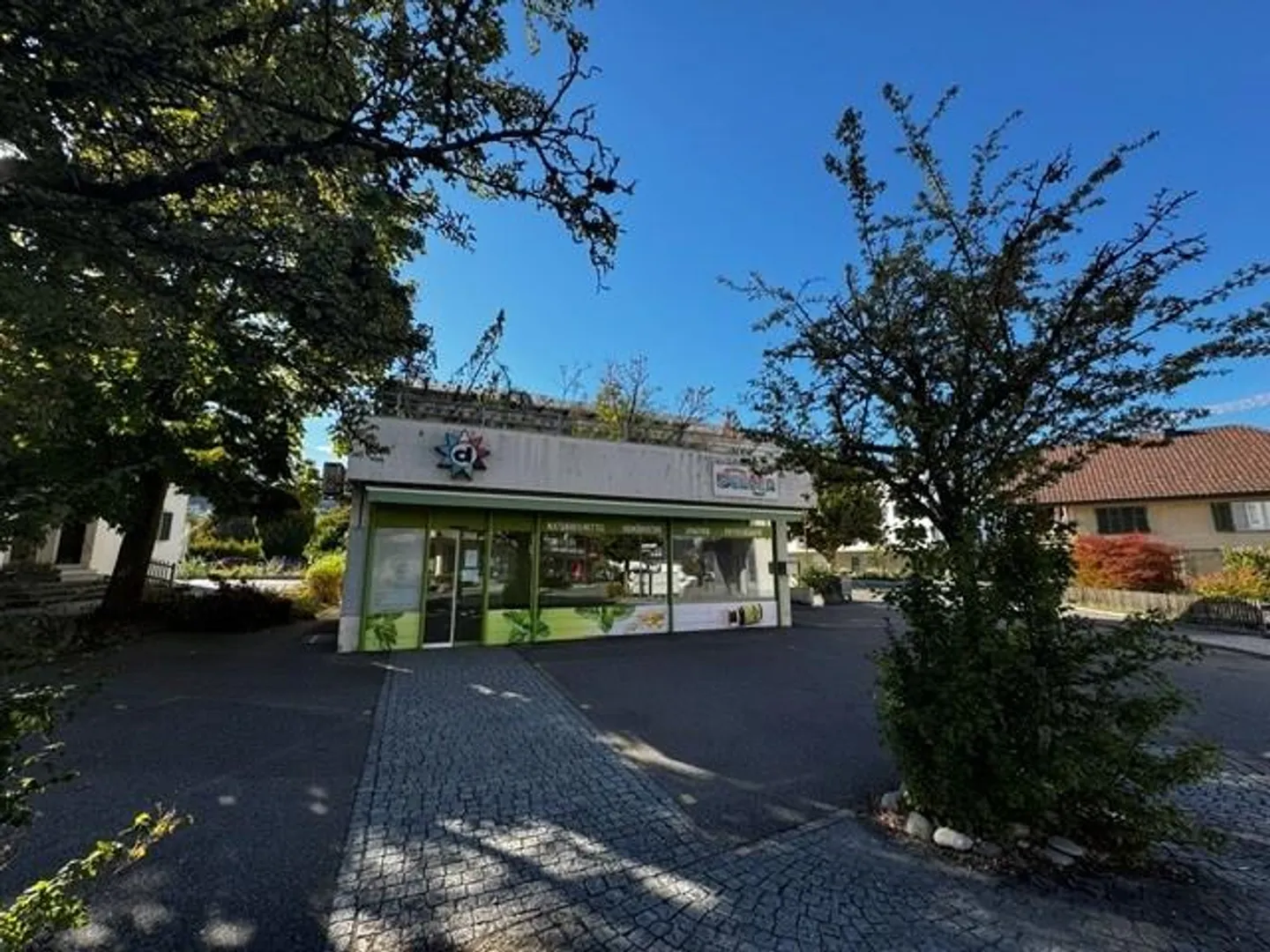 Commercial premises for rent in an ideal location - Photo 1 of 4