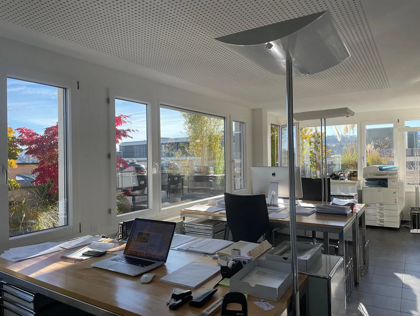 Wunderschönes Büro im Stadtzentrum zur gemeinsamen Nutzung mit großer Terrasse - Foto 1 von 10