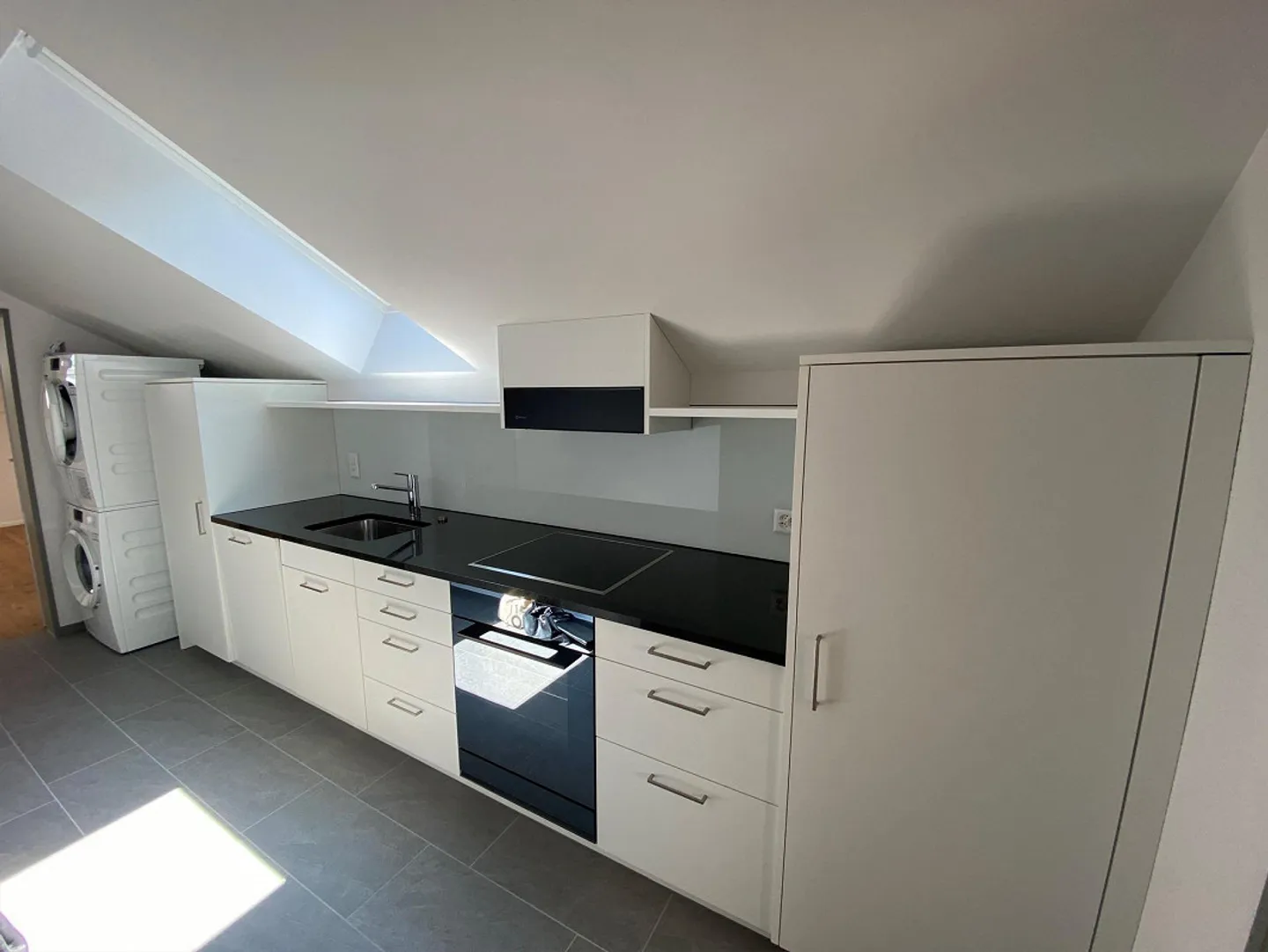 Appartamento mansardato ristrutturato di 2 stanze - Foto 1 di 8
