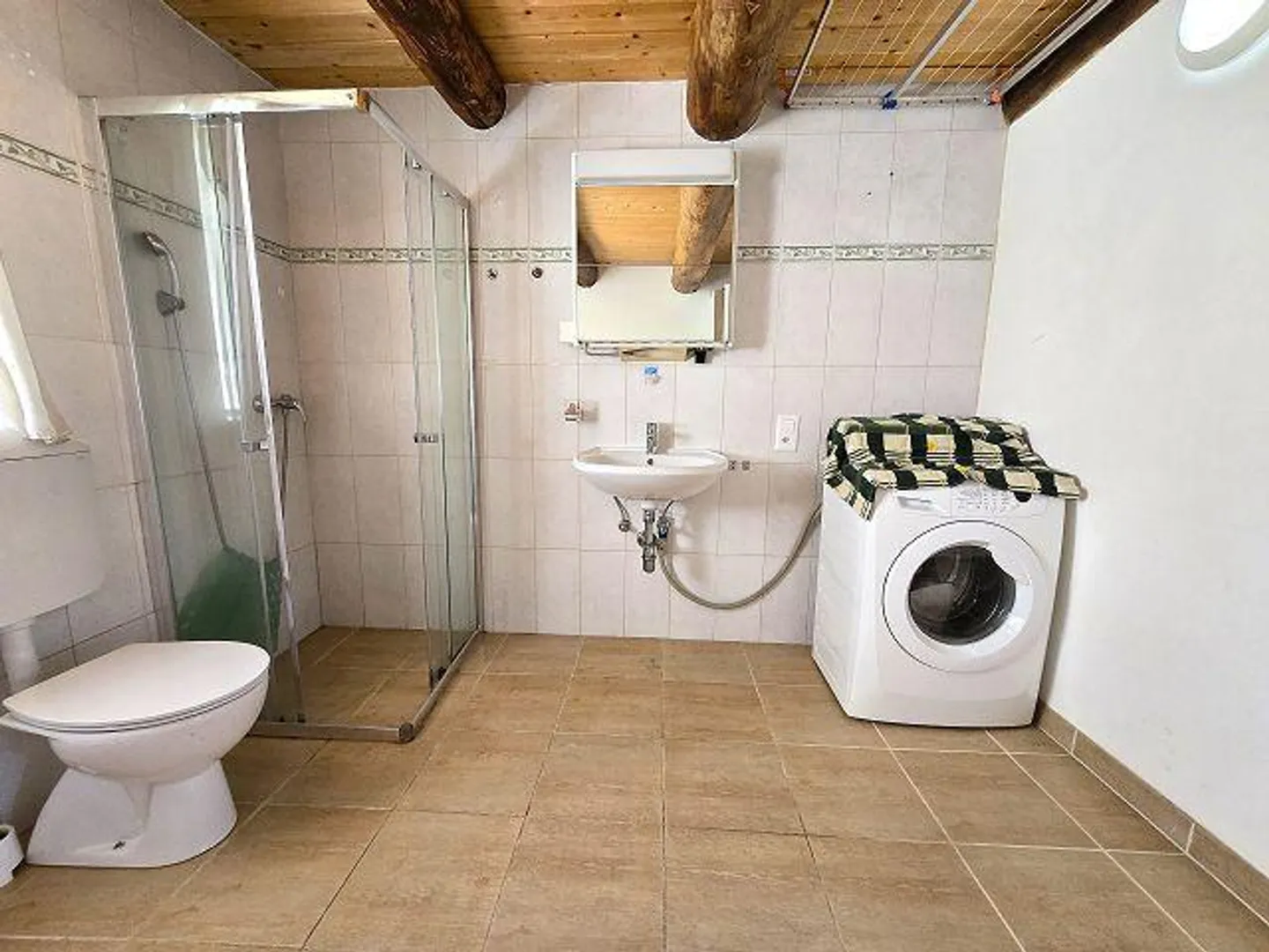 Rustique avec 2 appartements (2 et 3 pièces avec terrasses et belle vue) - Photo 16 sur 34