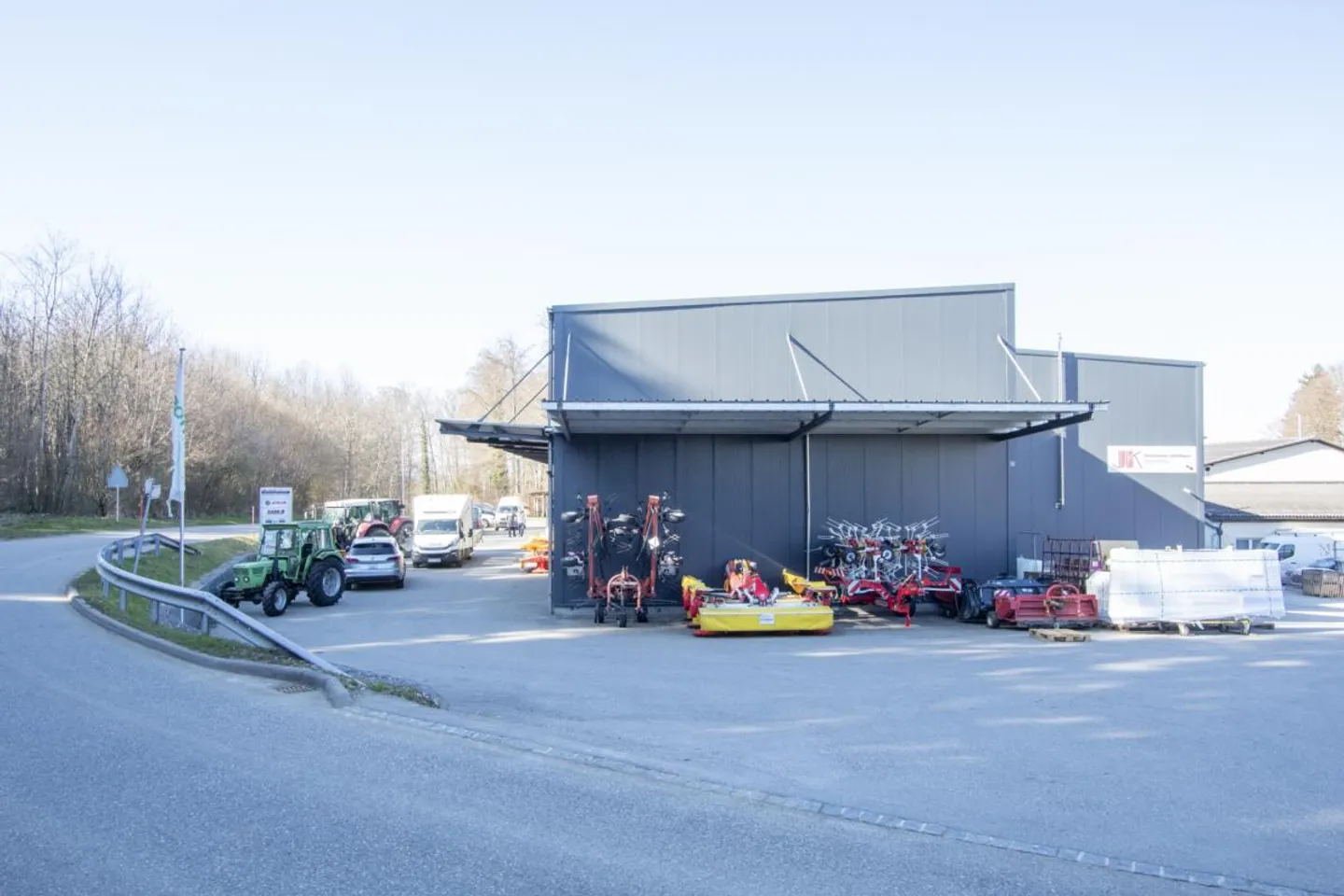 Commercial Property with Potential - Flexible, Well-Connected and... - Photo 2 of 17