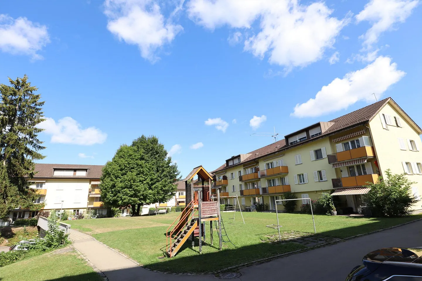 Opportunity! Quiet and affordable! 2-room apartment on the 1st floor - Photo 2 of 6