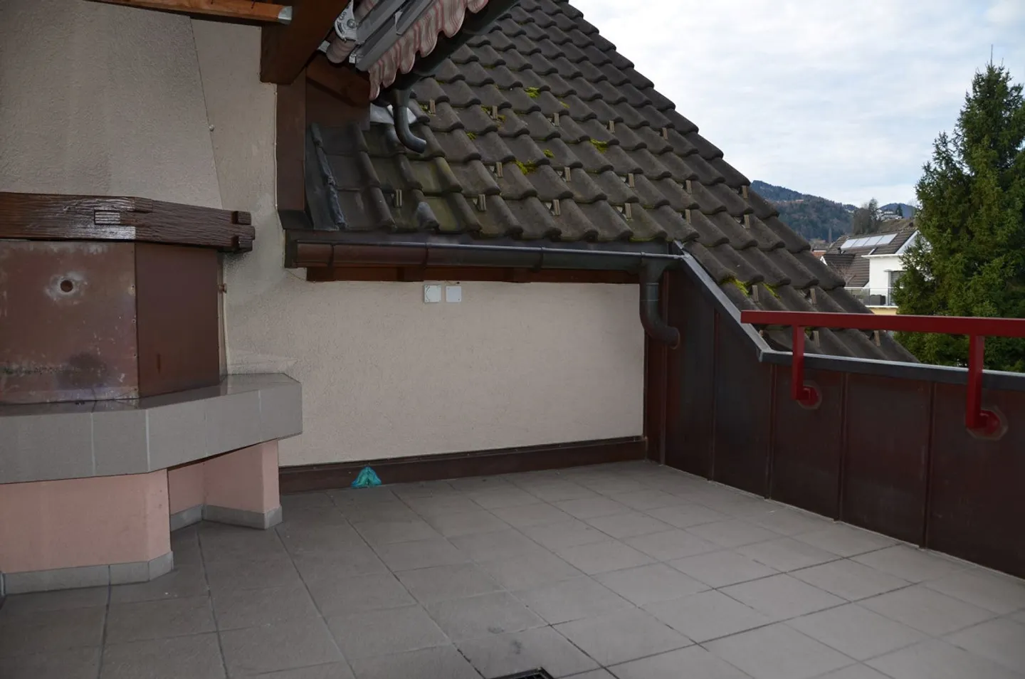 Luminoso appartamento mansardato di 4,5 locali con grande garage - Foto 14 di 18