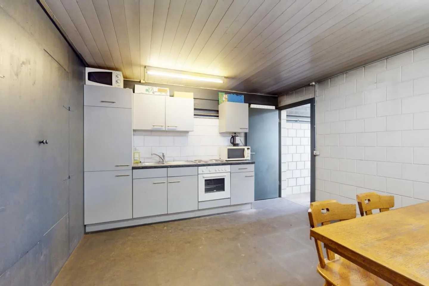 Commercial Property with Potential - Flexible, Well-Connected and... - Photo 9 of 17