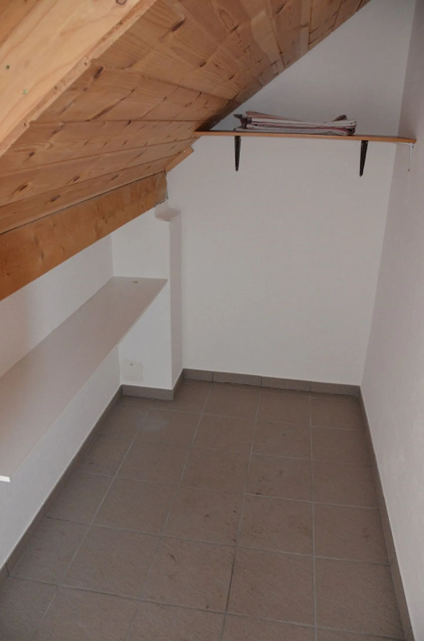 Luminoso appartamento mansardato di 4,5 locali con grande garage - Foto 16 di 18
