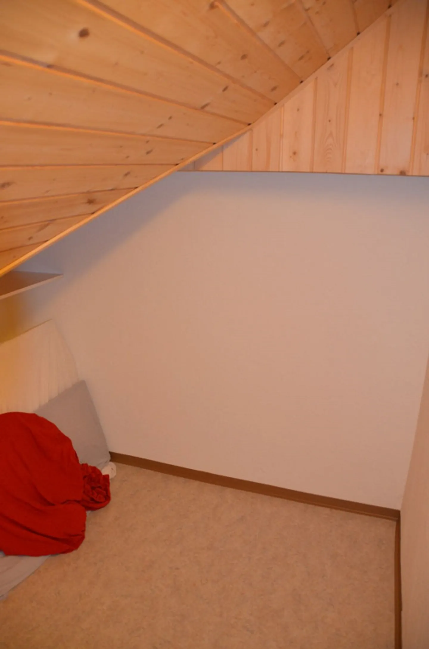 Luminoso appartamento mansardato di 4,5 locali con grande garage - Foto 17 di 18