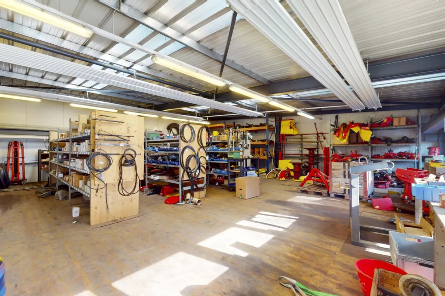 Commercial Property with Potential - Flexible, Well-Connected and... - Photo 12 of 17