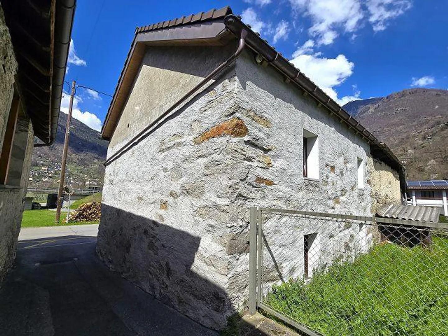 Rustique avec 2 appartements (2 et 3 pièces avec terrasses et belle vue) - Photo 30 sur 34