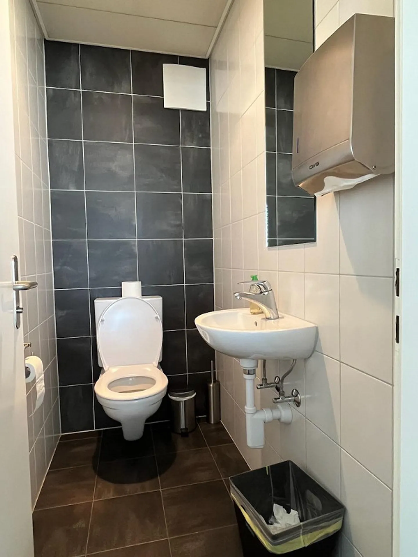 Wunderschönes Büro im Stadtzentrum zur gemeinsamen Nutzung mit großer Terrasse - Foto 4 von 10