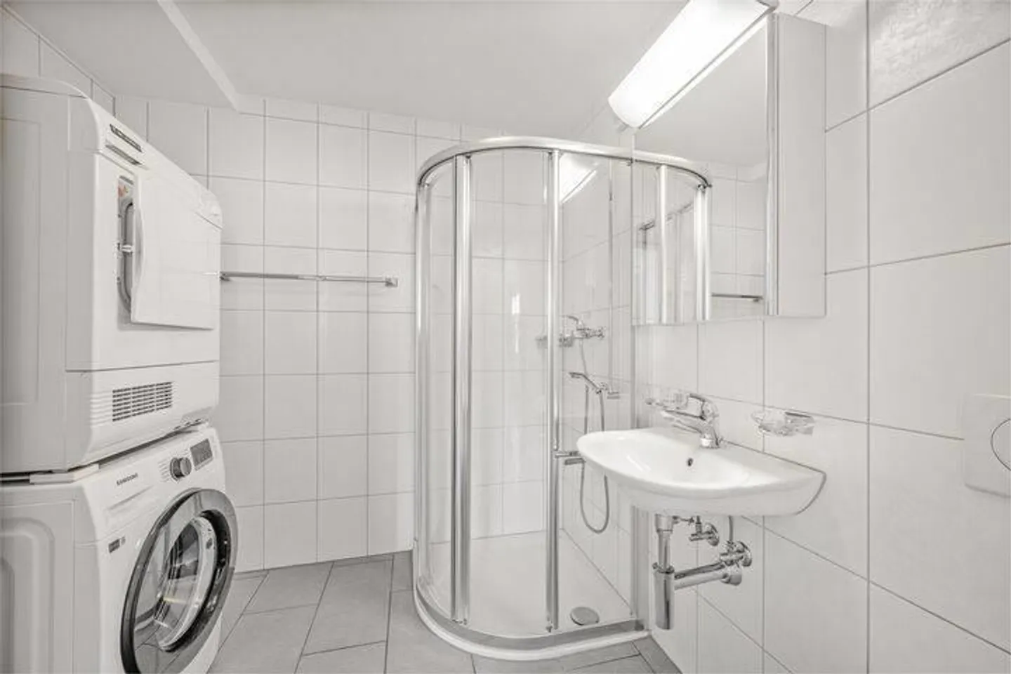 ATTRACTIVE GARDEN APARTMENT IN THE VILLAGE IDYLL - Photo 6 of 8