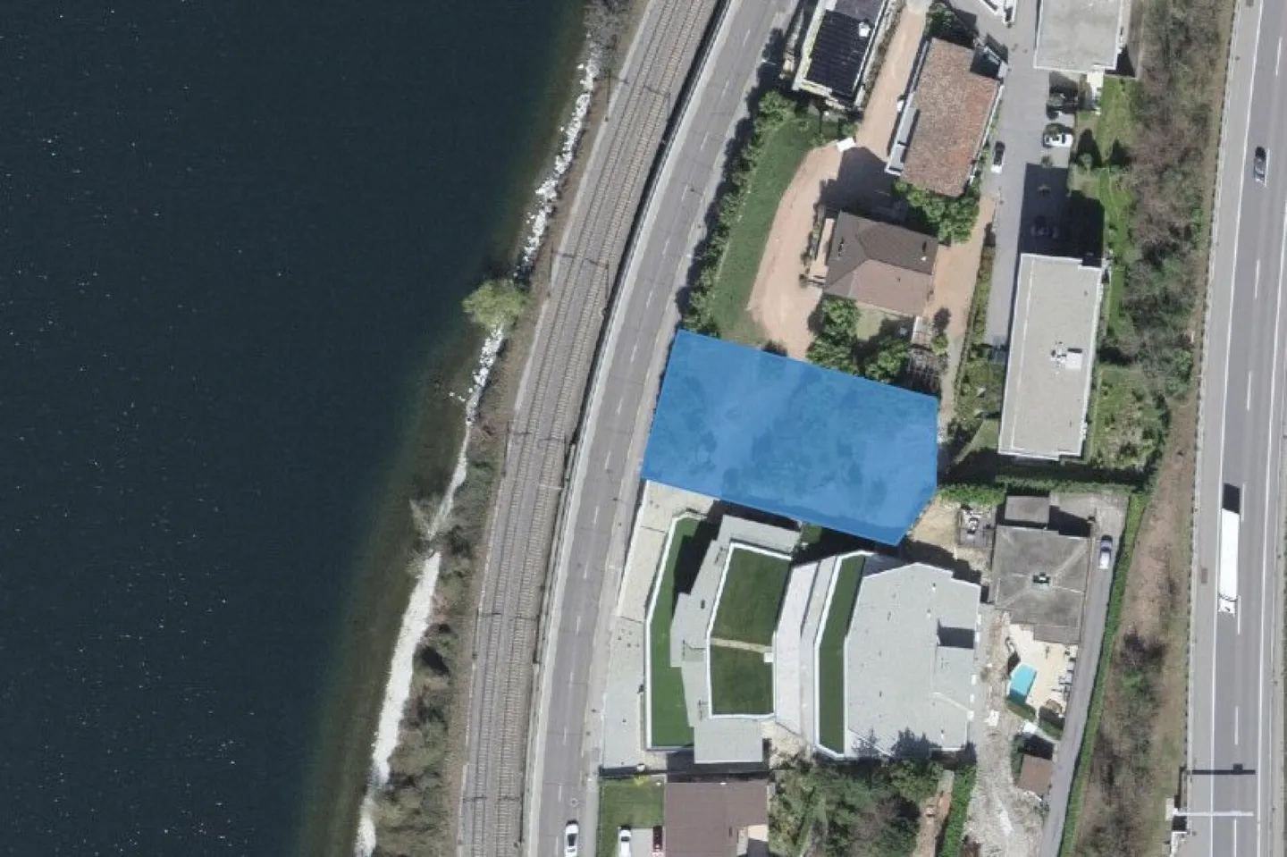Bauland mit fantastischer Seesicht / Terreno edificabile con vista unica sul lago - Foto 5 von 7