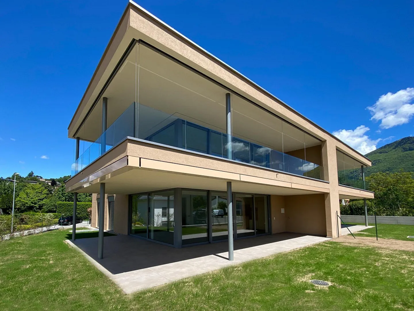 Modernes Apartment mit 3,5 Zimmern in Comano - Foto 3 von 5