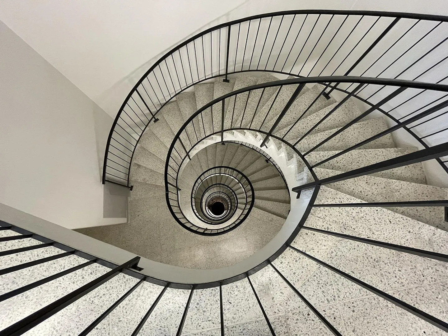 Wunderschönes Büro im Stadtzentrum zur gemeinsamen Nutzung mit großer Terrasse - Foto 10 von 10
