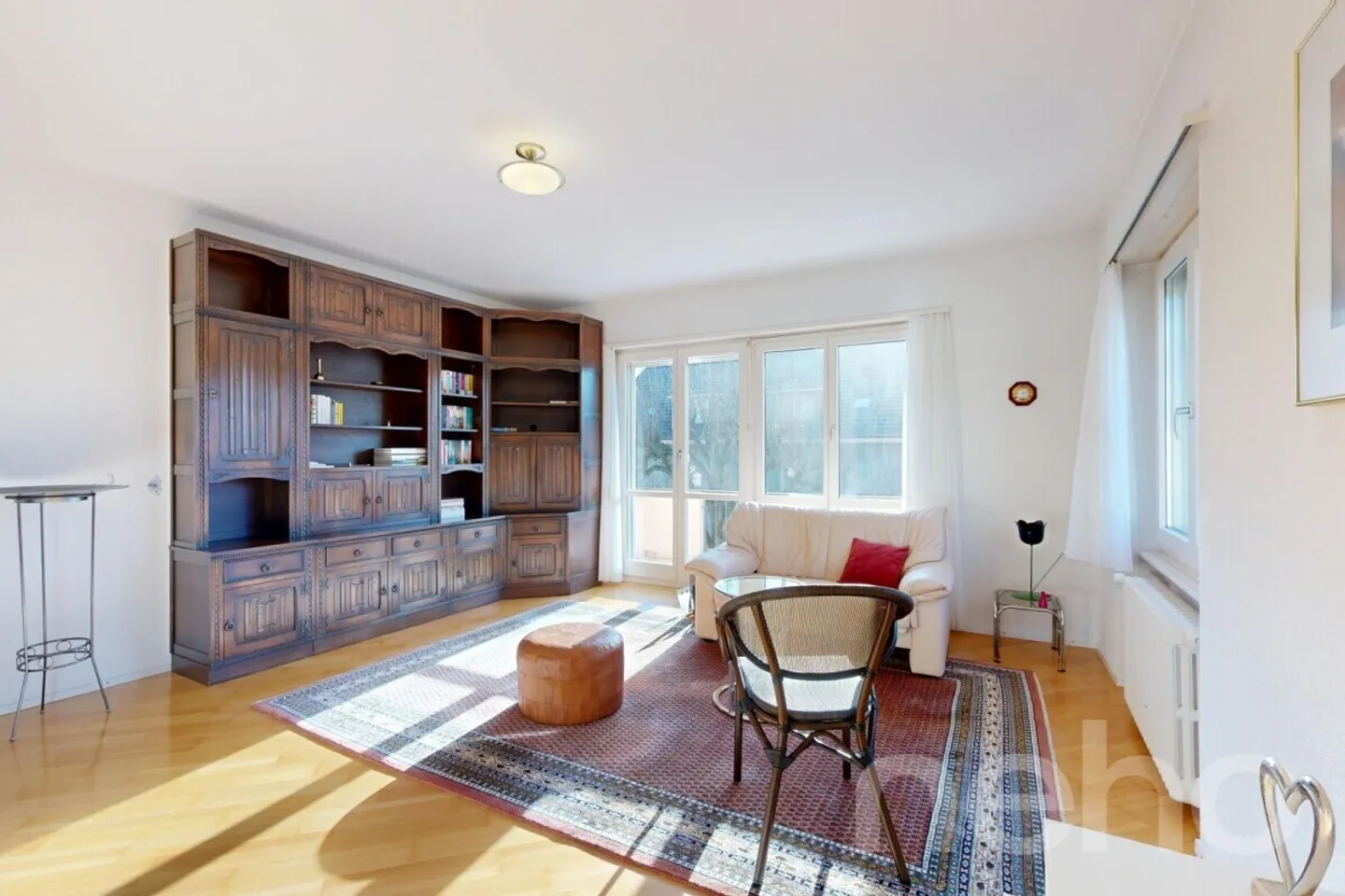 Stylish 3.5 Room Apartment with Balcony in Bern - Photo 3 of 12