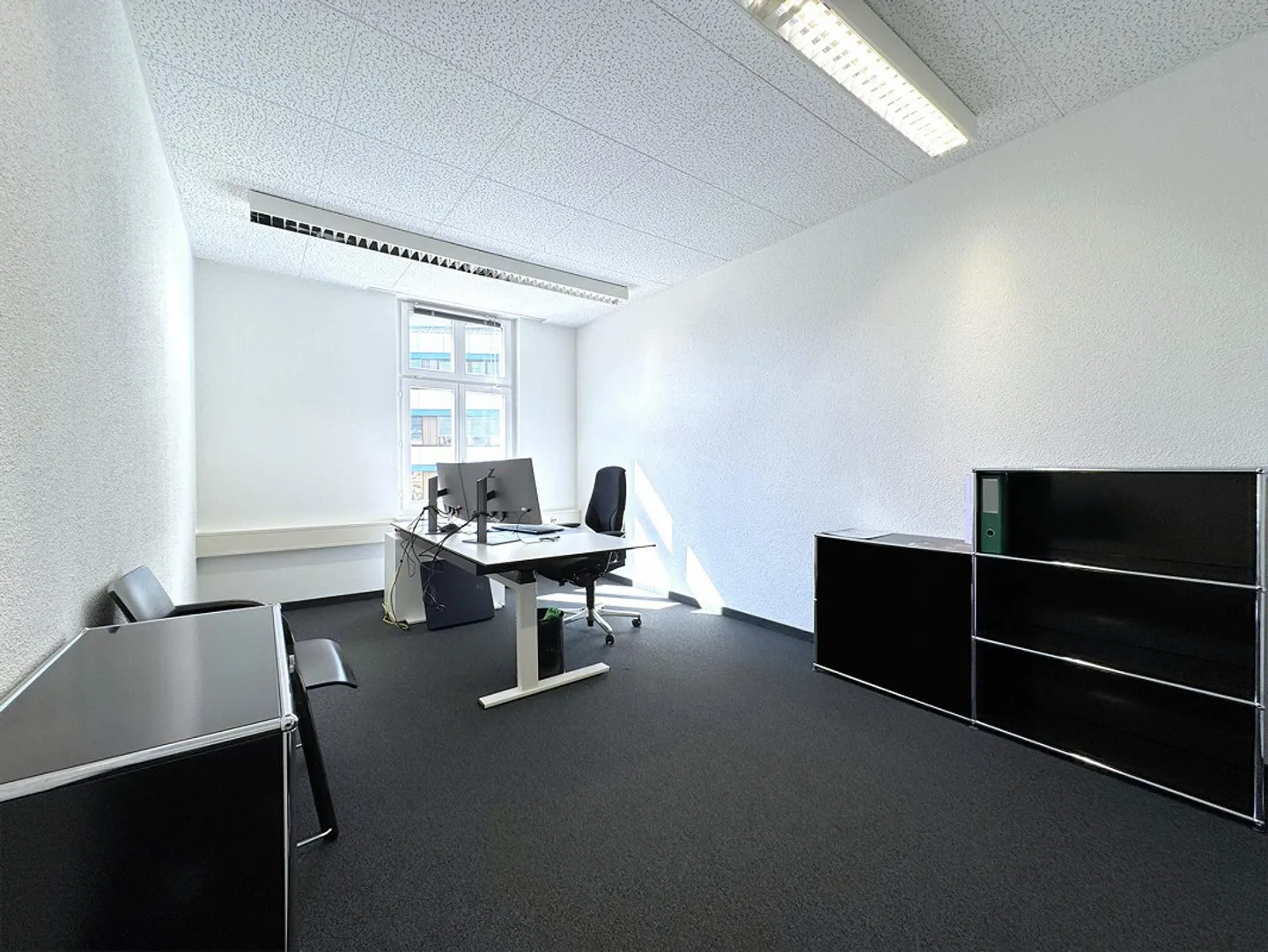 205 m² d'espace de bureau/commercial dans un emplacement idéal - Photo 2 sur 8