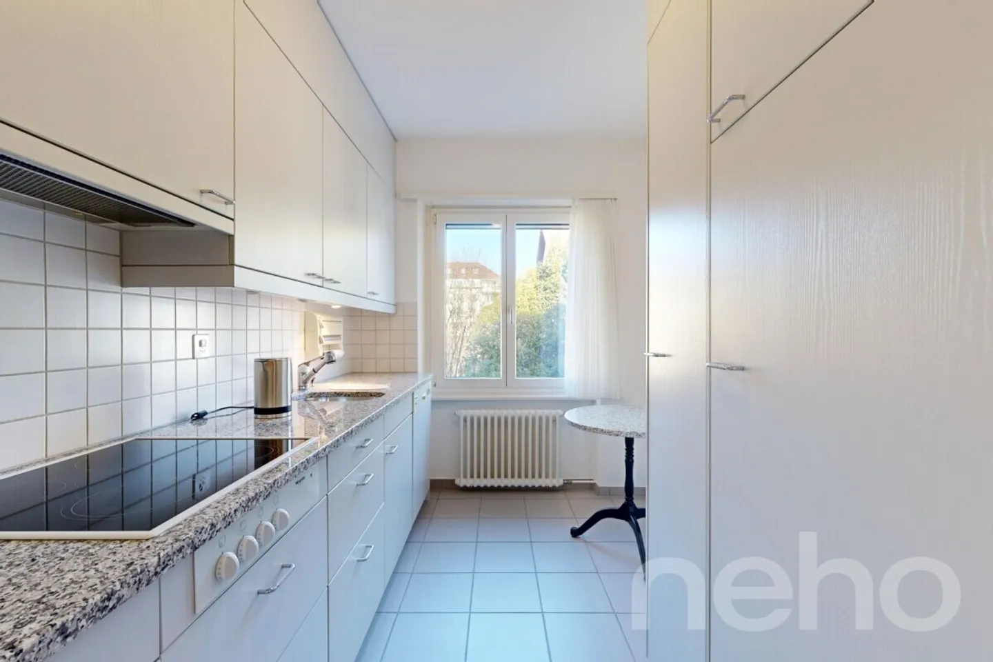 Stylish 3.5 Room Apartment with Balcony in Bern - Photo 5 of 12