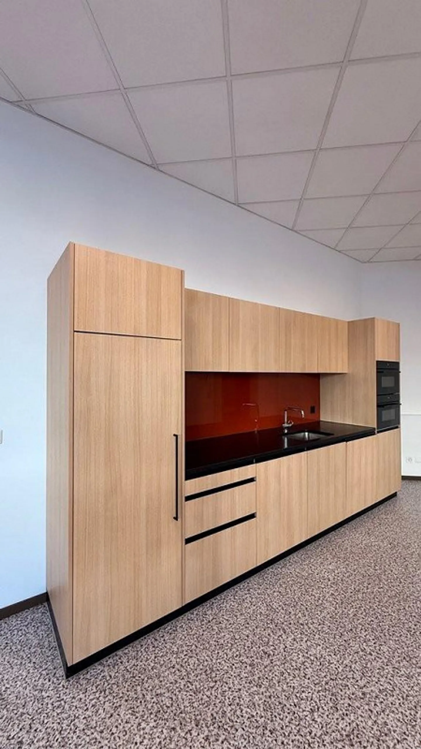 Modern Office Spaces - Photo 4 of 6