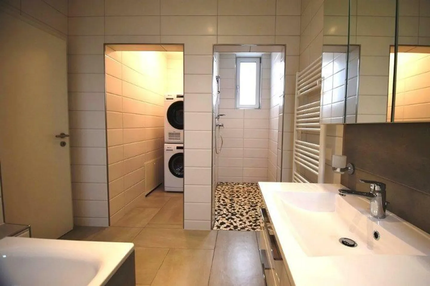 Edificio con 4 appartamenti completamente ristrutturati - Foto 7 di 12