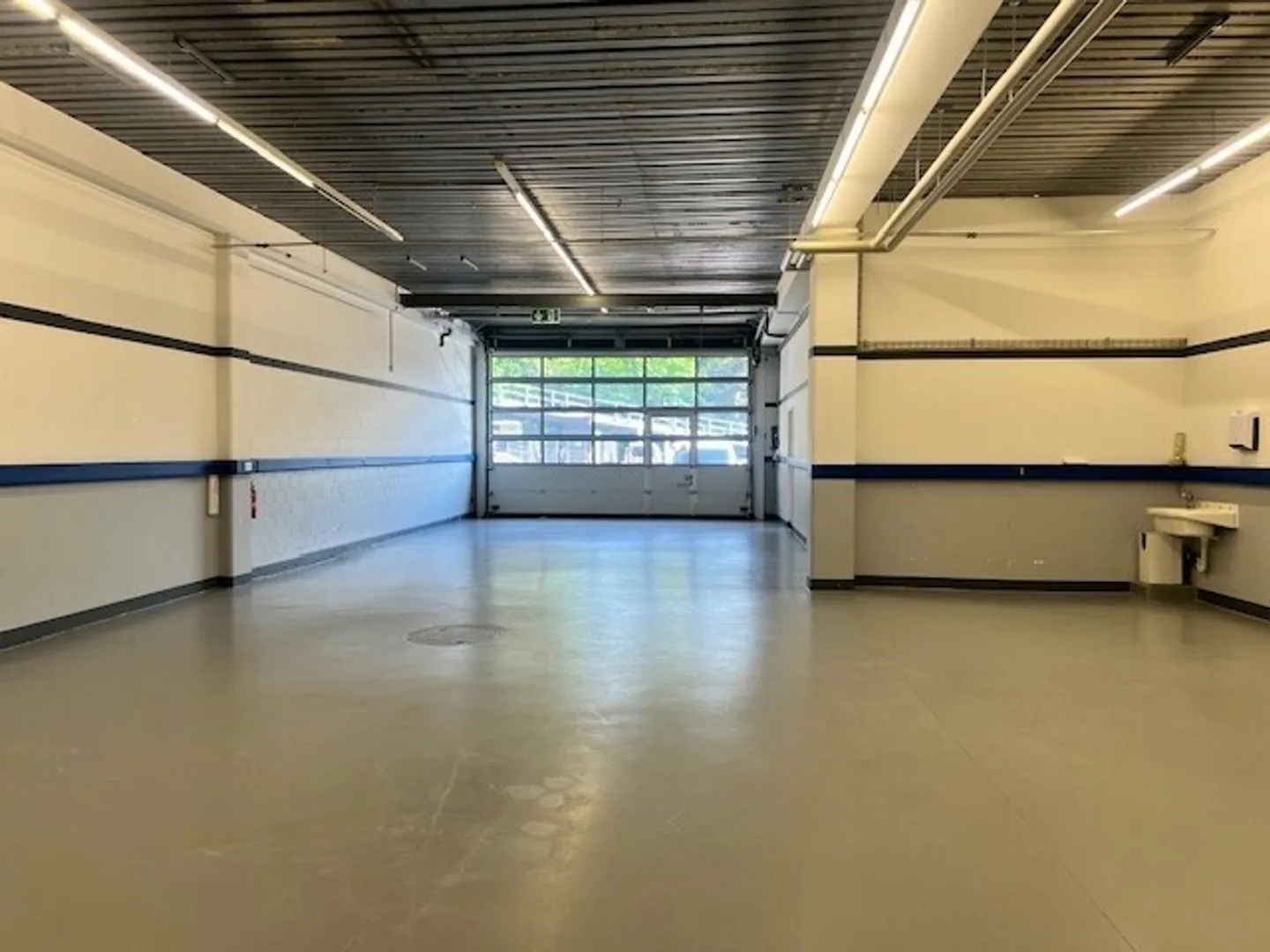 Commerciale in affitto - Foto 2 di 10