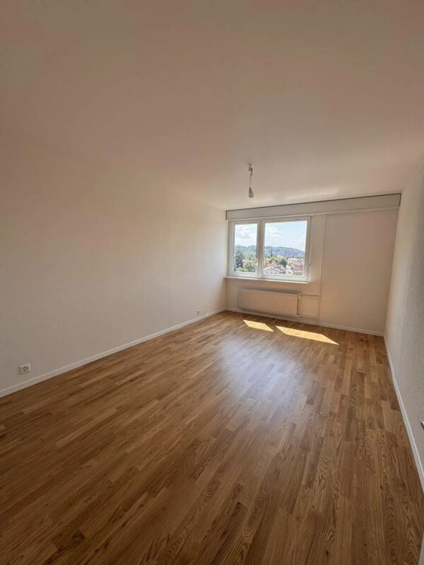 Appartement rénové de 3,5 pièces avec deux balcons à Schwabgut - Photo 8 sur 10