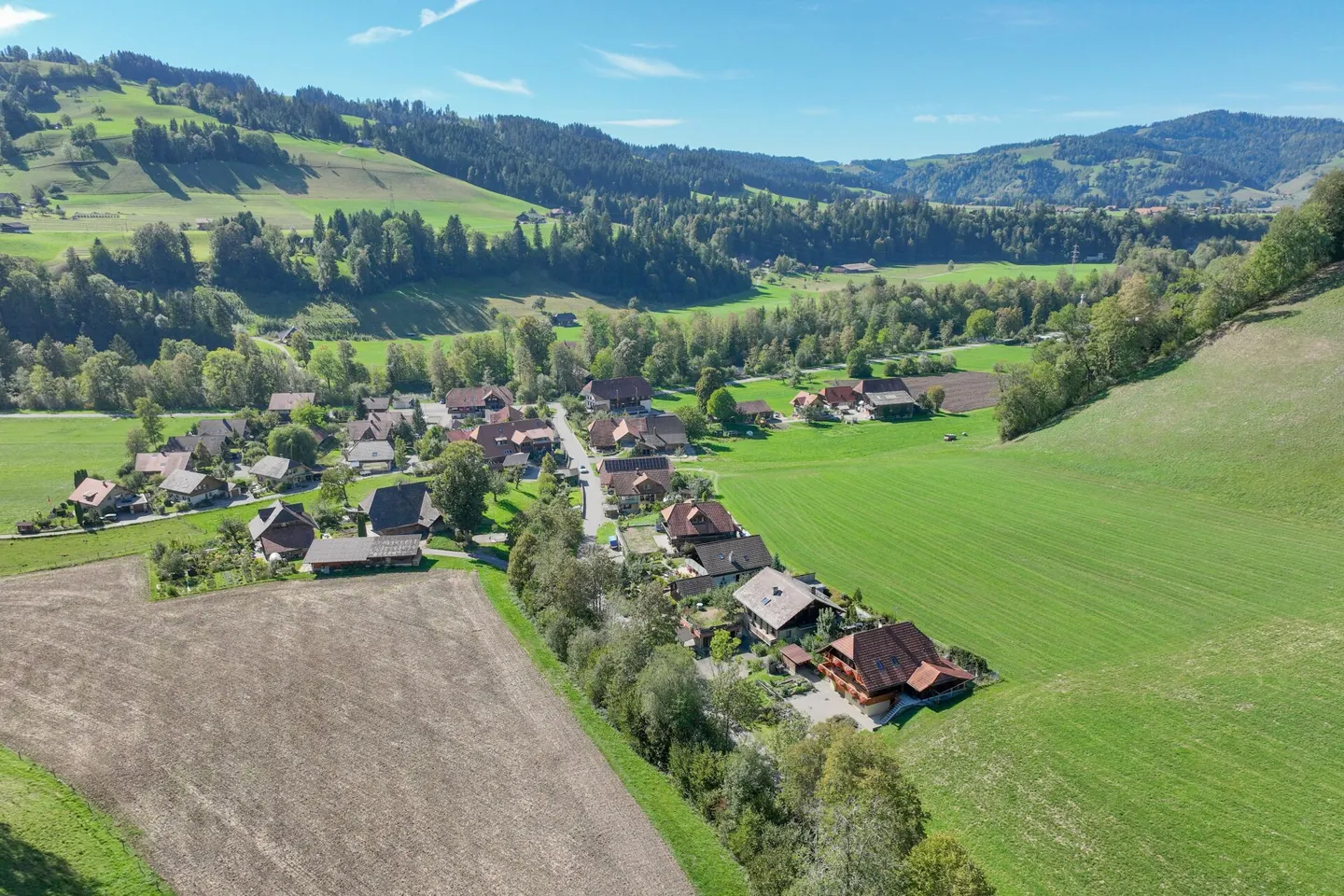 Here it is really quiet and cozy: 6½-room country house in the Emmental - Photo 2 of 12