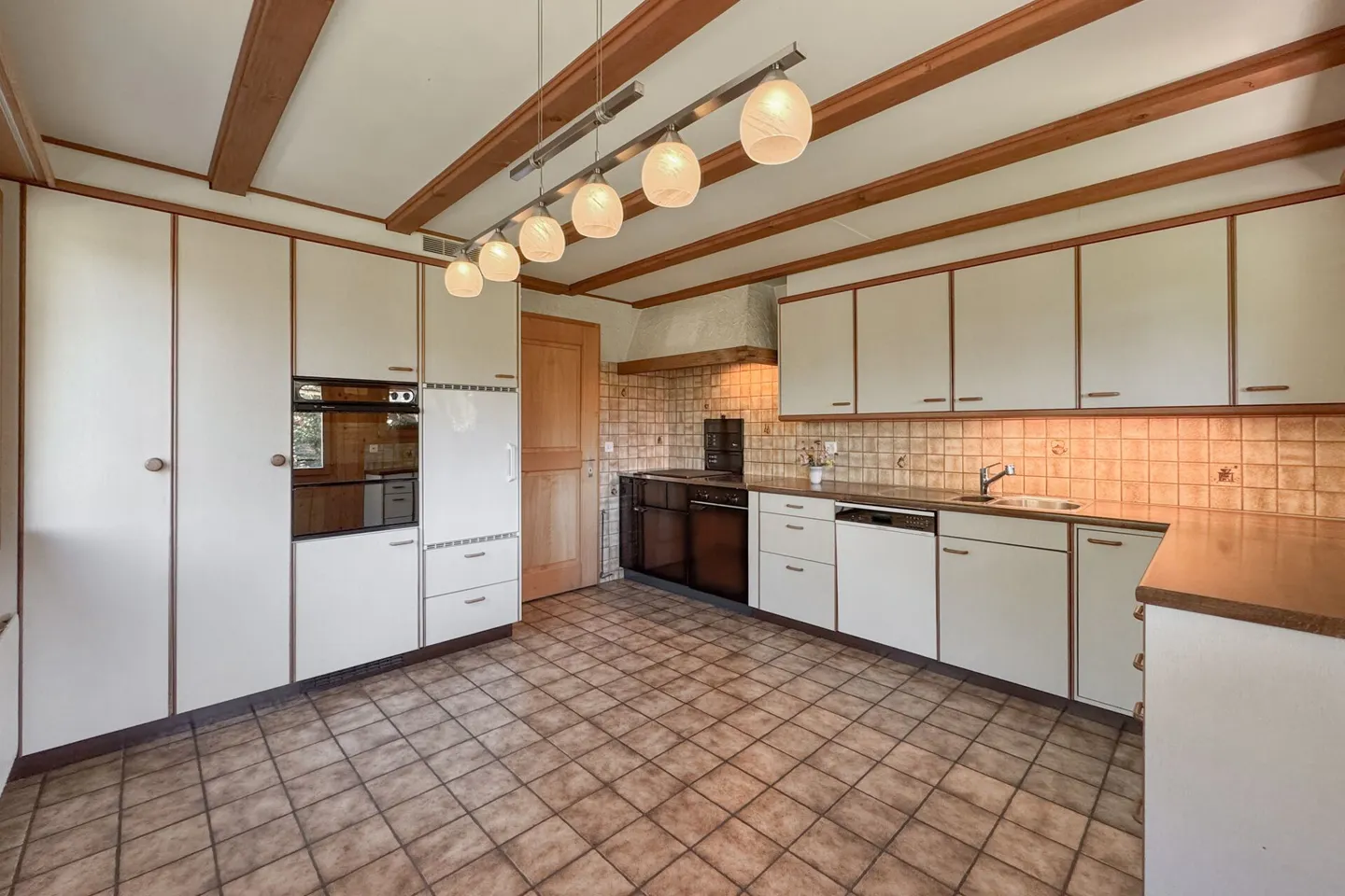 Here it is really quiet and cozy: 6½-room country house in the Emmental - Photo 8 of 12