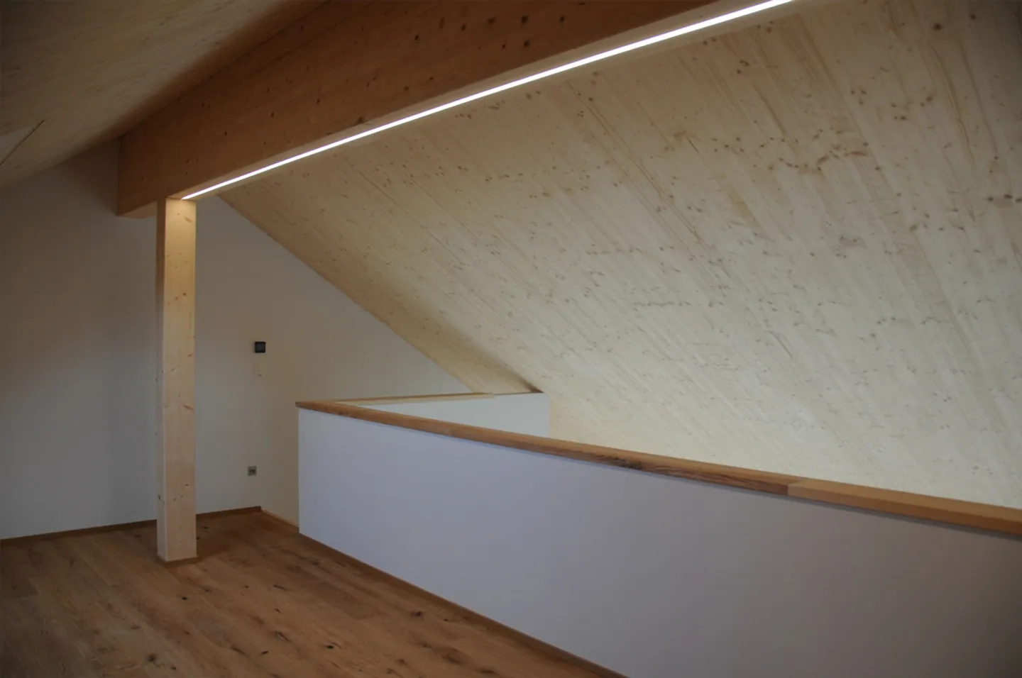 Bright 2 1/2 Room Loft Apartment (Left) - Photo 4 of 6