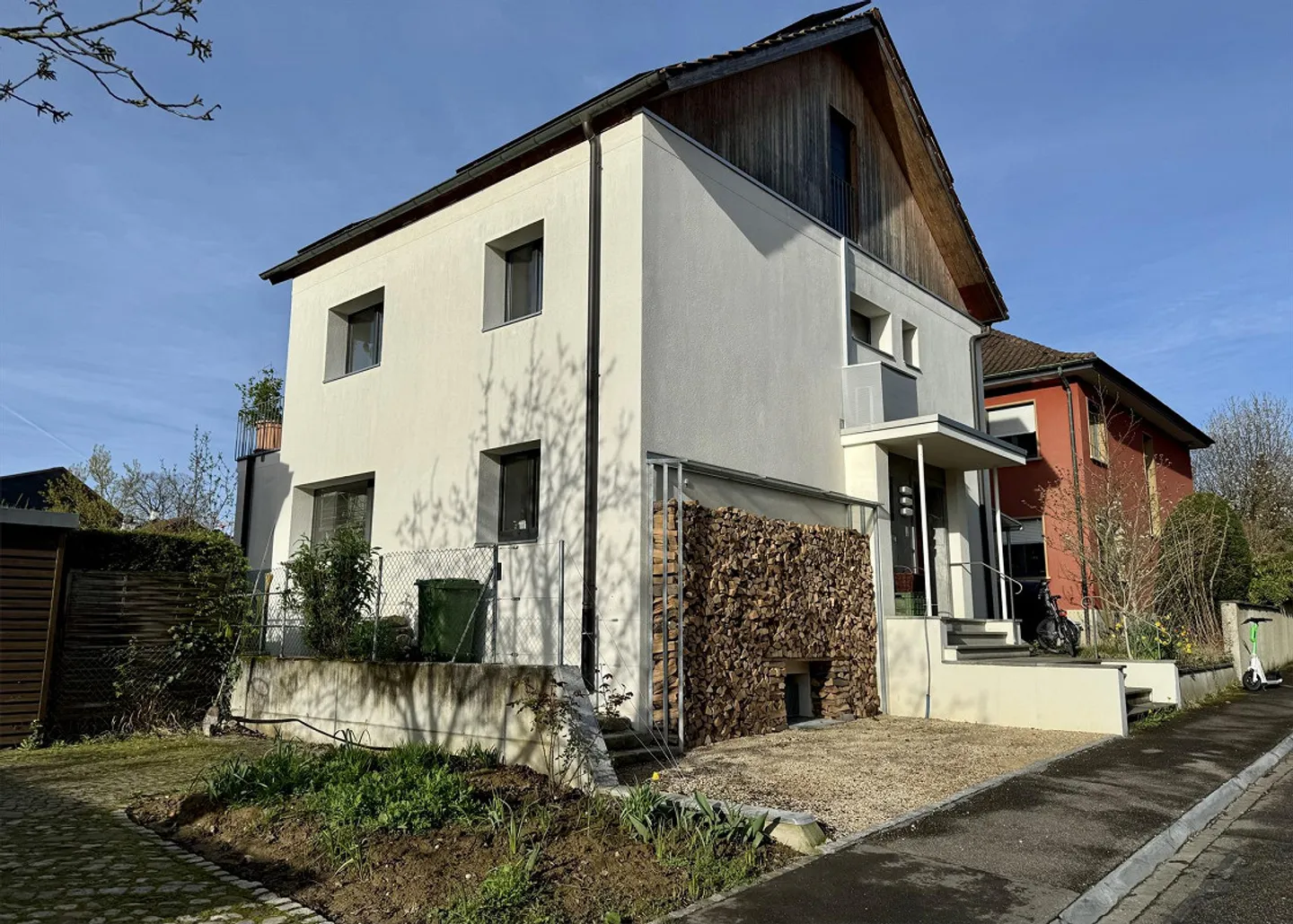 Romantic 5.5-Room Family Home with Dream Garden and Pool - Photo 14 of 14