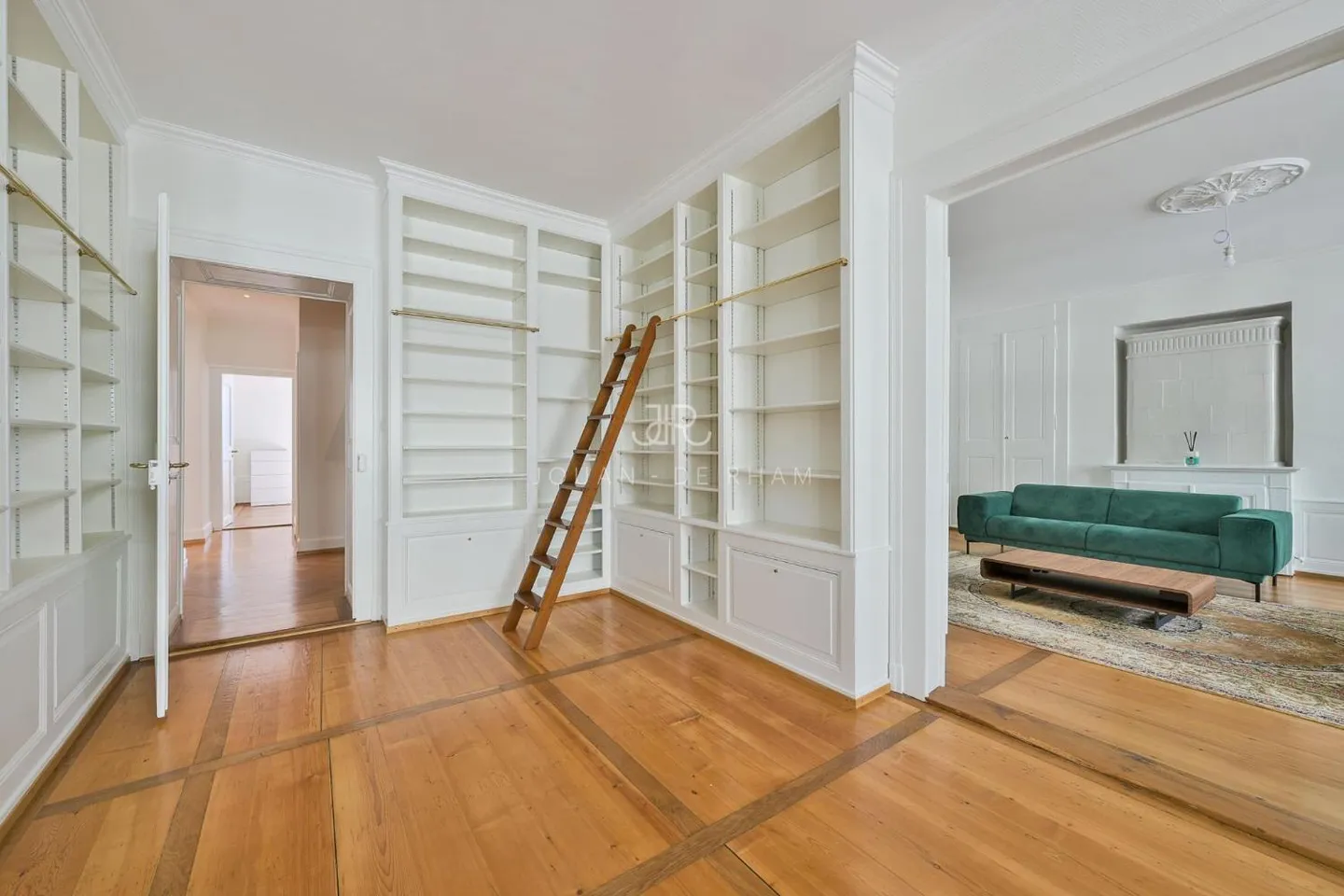 Lease takeover - Magnificent apartment with lake view - Photo 11 of 13