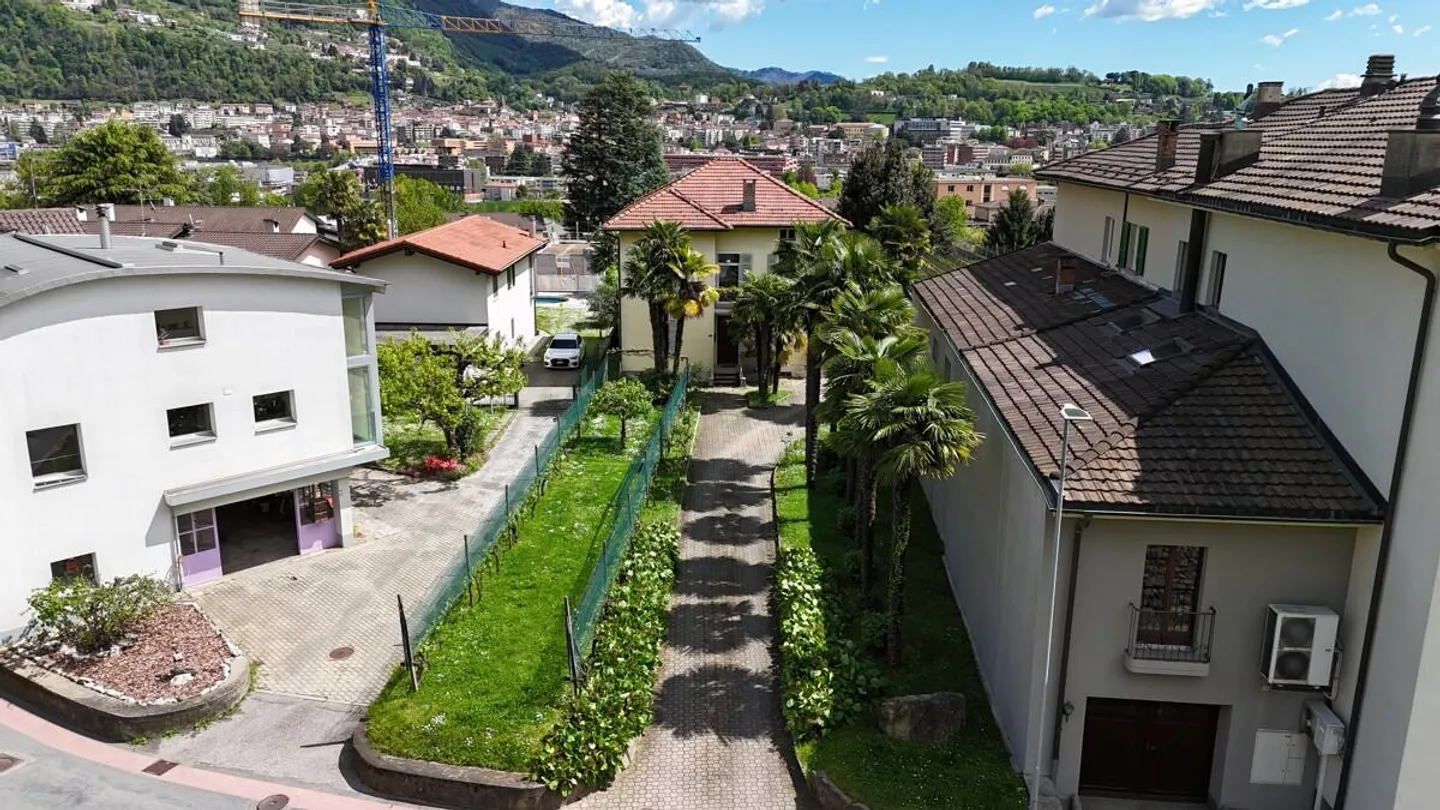 RANCATE - MAISON JUMELLE AVEC ÉTABLE, GRAND TERRAIN CONSTRUCTIBLE - Photo 3 sur 9