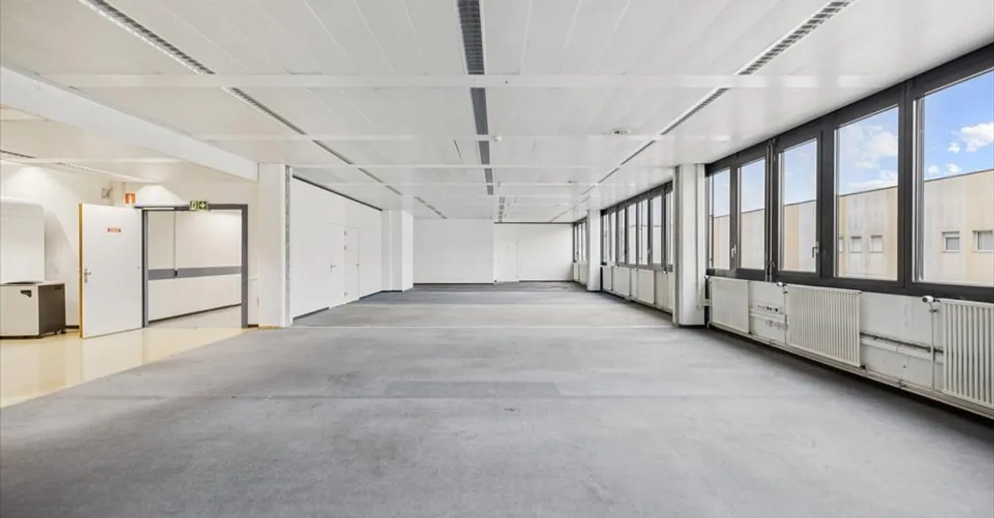 Mischgenutztes Gebäude mieten - Foto 7 von 10