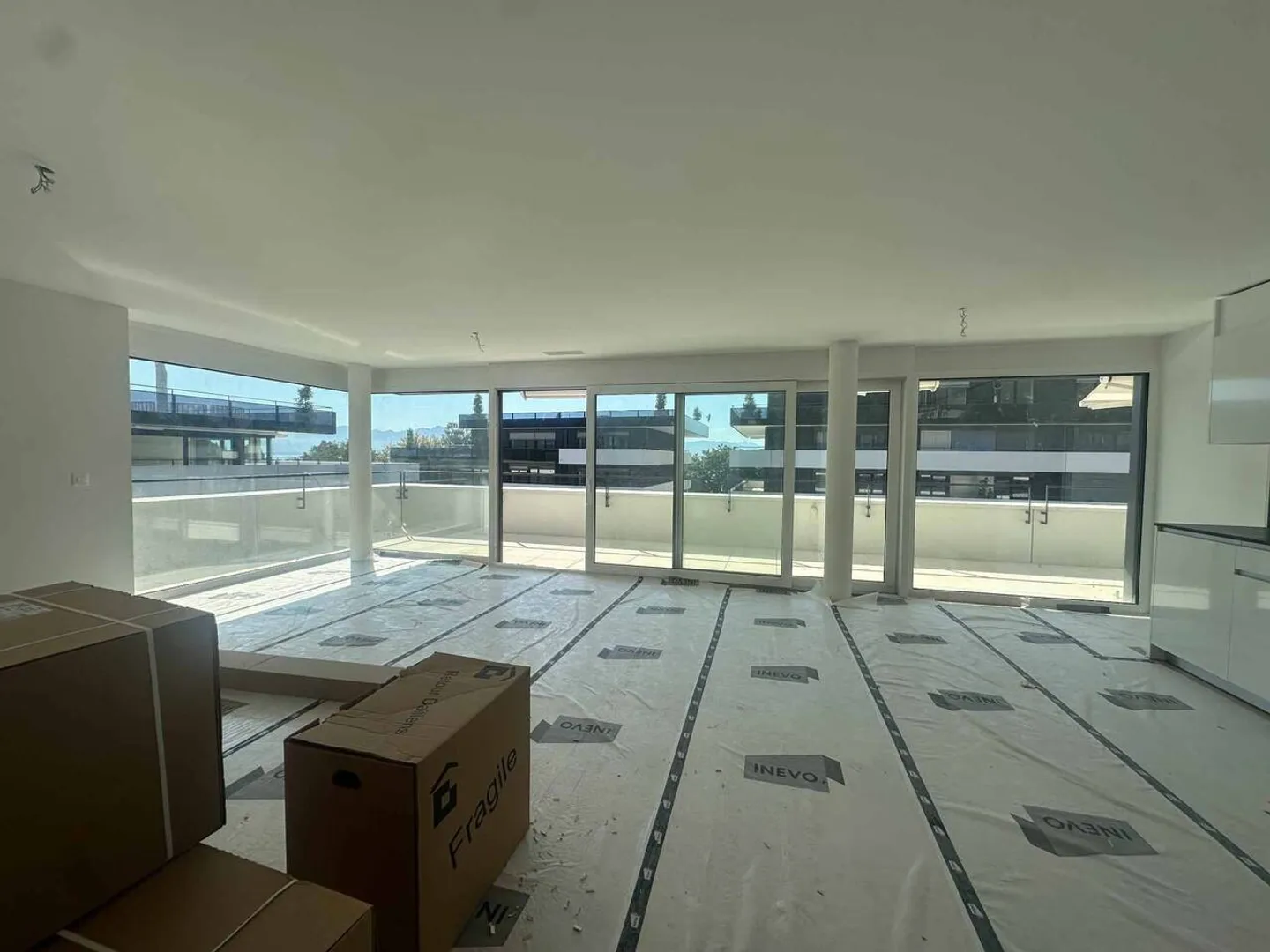 Neue Promotion: 4,5-Zimmer-Wohnung mit überdachten Balkonen - Foto 3 von 13