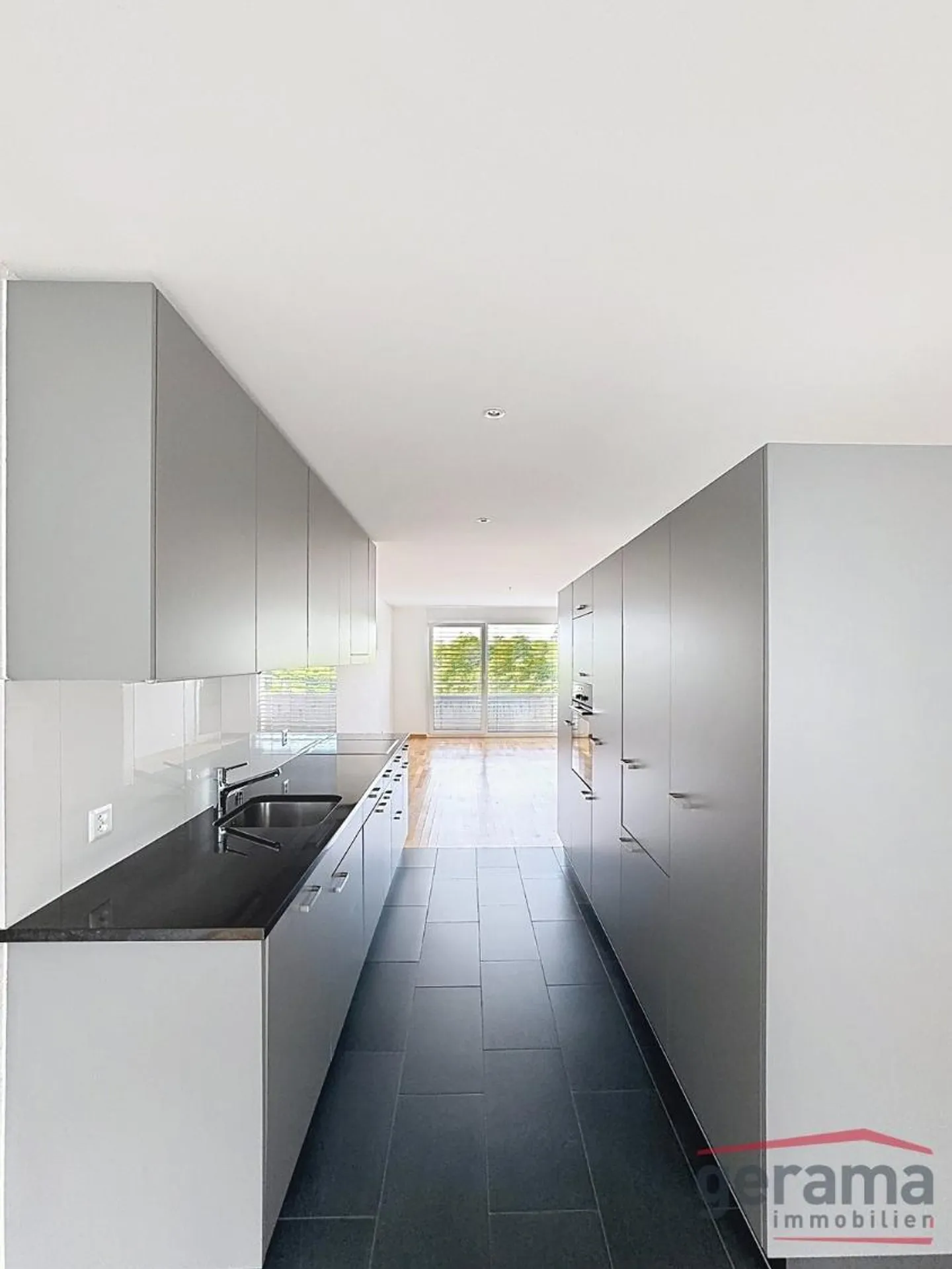 Moderne Wohnung in Freiburg - Foto 1 von 7