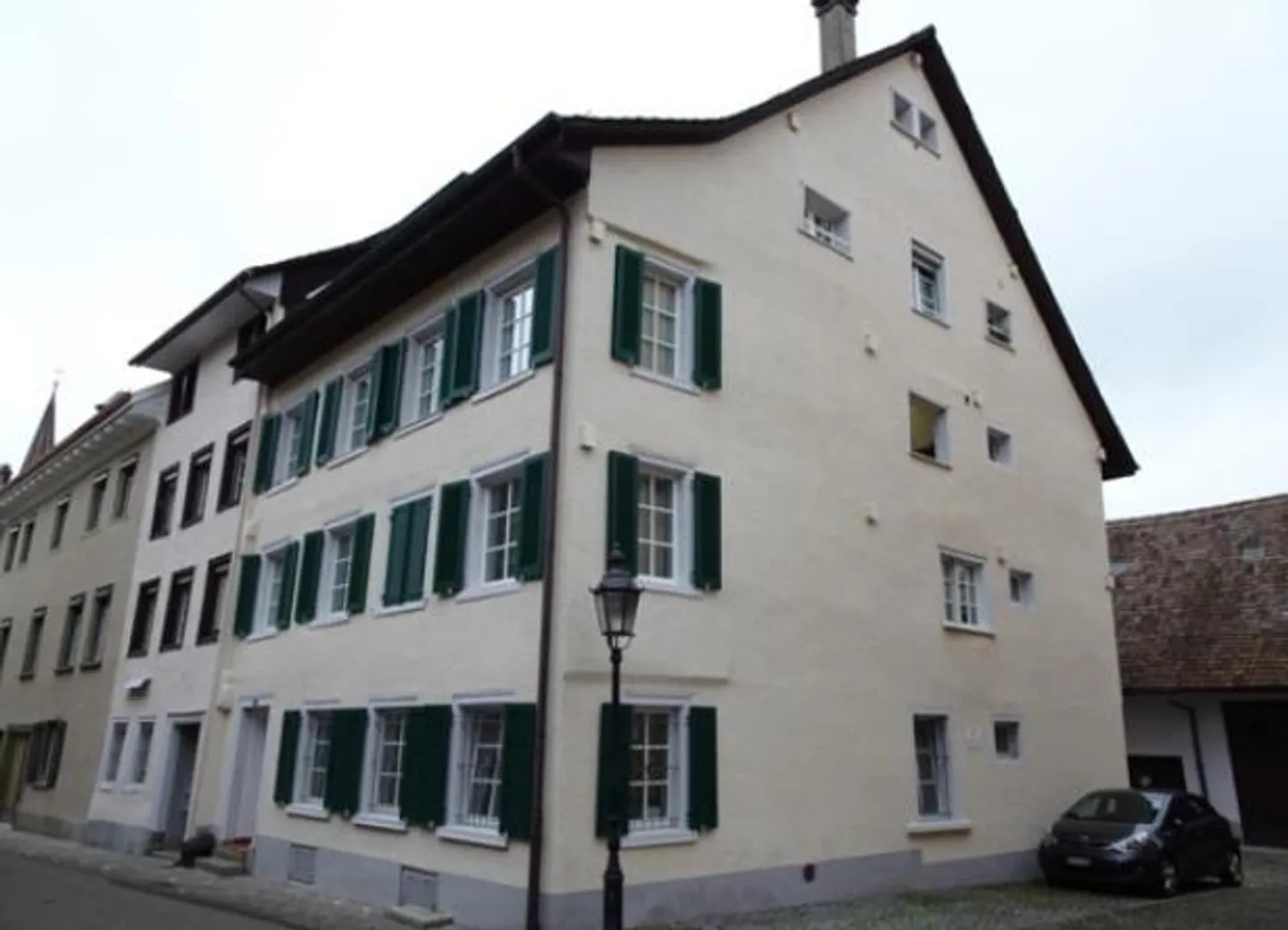 Multi-family house with 4 apartments - Photo 1 of 13